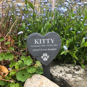 Heart Memorial Plaque - Personalised Pet Remembrance Sign - Personalised Slate Grave Marker - Heart Shaped Pet Memorial