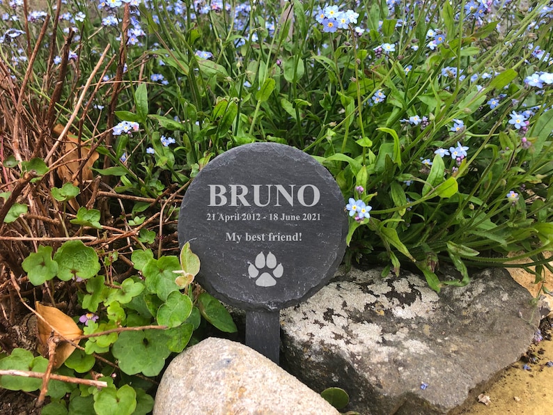 Round Memorial Plaque - Personalised Pet Remembrance Sign - Personalised Slate Grave Marker - Circular Pet Memorial