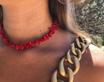 Collier CORAL - corail rouge, 2022, collier tendance pour l’été, édition limitée, élégant
