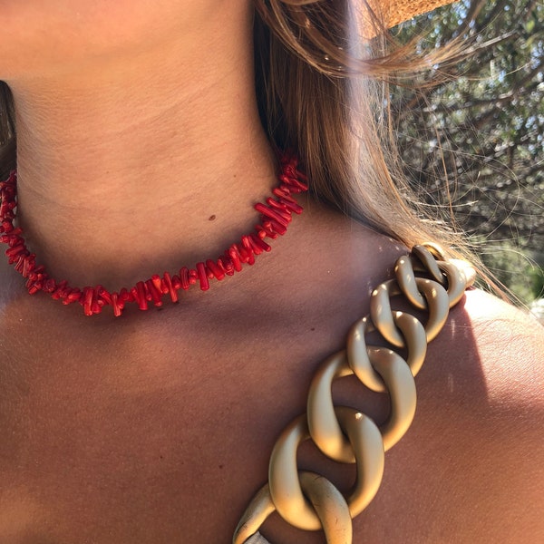 Collier CORAL - corail rouge, 2022, collier tendance pour l’été, édition limitée, élégant