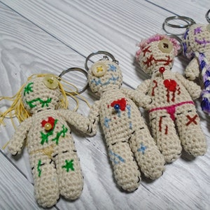 Mini poupées vaudou, porte-clés de poupée vaudou, porte-clés uniques, poupée faite main laide, poupée fétiche vaudou au crochet, poupée primitive, cadeaux unisexe image 7