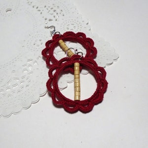 Orecchini rosso scuro, orecchini Cerchio, Cerchi all&#39;unnetto, orecchini di dichiarazione, gioielli Boho chic, migliori regali per lei, orecchini goccia Dangle,