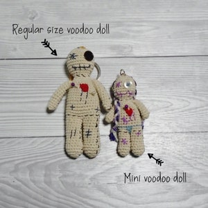 Mini poupées vaudou, porte-clés de poupée vaudou, porte-clés uniques, poupée faite main laide, poupée fétiche vaudou au crochet, poupée primitive, cadeaux unisexe image 3