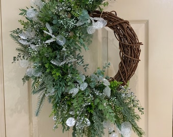 Greenery Winter Front Door Wreath, Christmas Welcome Hanger, Holiday Home Decor, Natural White Grapevine Arrangement, Woodland Greenery