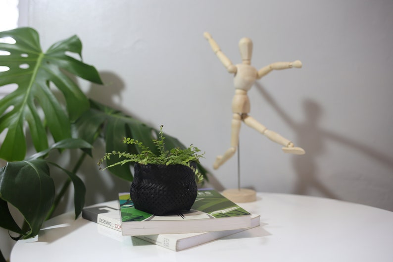 Maria Eug\u00eania Small Black Basket Guarani
