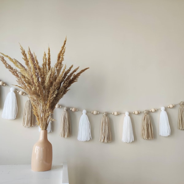 Neutrale Kinderzimmer Dekor Beige Quaste Girlande, Boho Kinderzimmer, Wandbehang Garn Dekor Baby Shower Girl