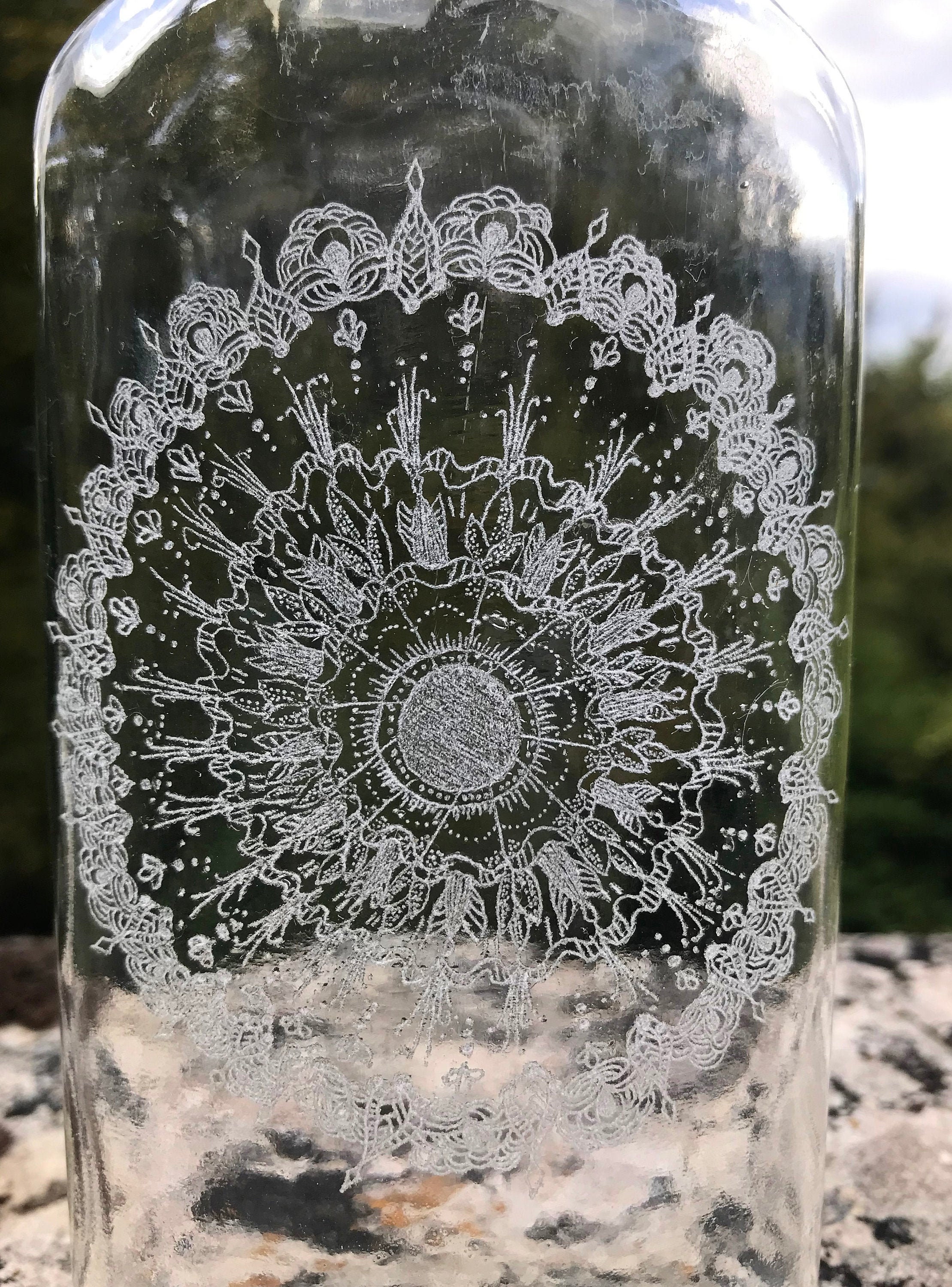 Flacon Ancien Vintage en Verre Gravé à La Main avec Motif Mandala Pour Cadeau