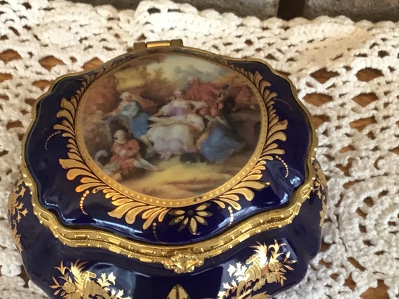 Reproduction of Limoges Trinket Box Hinged Victor… - image 2