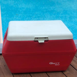 VINTAGE GOTT 50 Red - Orange  Ice Chest Cooler