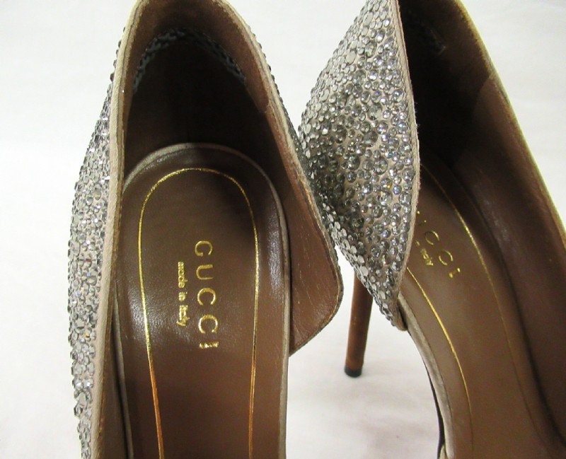 Gold high heeled bridal shoes Gucci 
