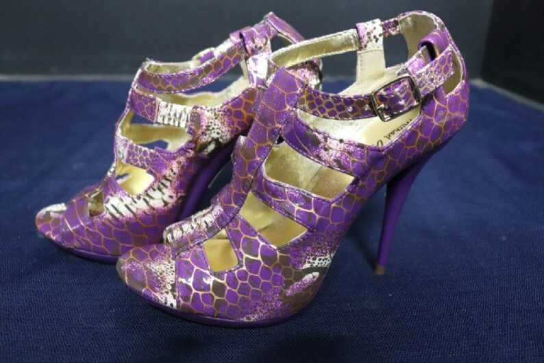 size 7 NEW Michael Antonio Purple /& Gold Croc Look Strappy High Heels With Ankle Buckles GORGEOUS Pair of Heels Purple High Heels