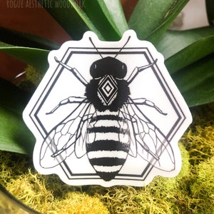 Geometric Bee Vinyl Sticker || Bee Sticker || Nature Sticker