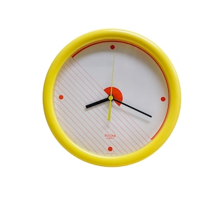 Orologio da parete postmoderno Bulova analogico con bordo in plastica gialla, stile Memphis, alimentato a batteria AA