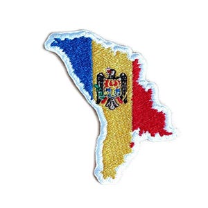 Può includere: Una toppa ricamata a forma della Moldavia con i colori della bandiera moldava blu, giallo e rosso. Lo stemma della Moldavia è al centro della toppa.