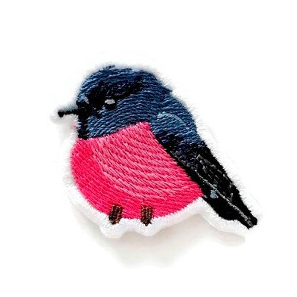 Realistic Pink Robin embroidered patch, small cute bird embroidered patch, wild bird iron on patch