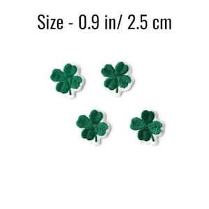 以下が含まれることがあります： 緑色の四つ葉のクローバーのアイロン接着パッチが4つ。それぞれ直径0.9インチ。サイズ - 0.9インチ/ 2.5センチ
