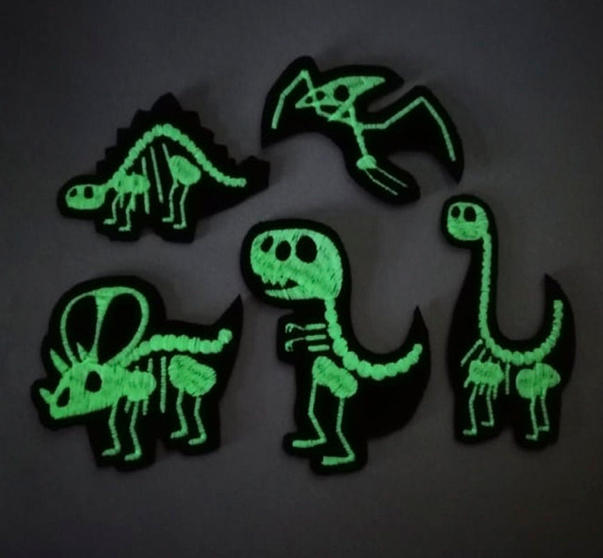 Patch Brodé Stégosaurus Dinosaure Squelette - Applique à Repasser Ou à