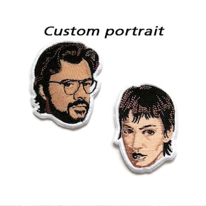 Pode incluir: Dois patches bordados com retratos personalizados de pessoas. O patch à esquerda é de um homem com cabelo escuro, barba e óculos. O patch à direita é de uma mulher com cabelo curto e escuro.