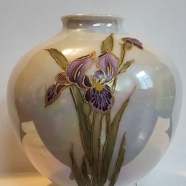 Antique Schutz-Marke Porcelain Purple Iris Floral Vase Iridescent background