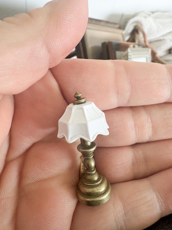 Trinket brass lamp, vintage lamp mini, itsy bitsy shelf accent, mini lamp for shadow box or curio cabinet, dollhouse