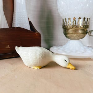 Vintage Ceramic Goose Figurine: Grandma Core Farmhouse Decor
