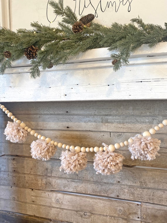 Craftic - Pom Pom Garland