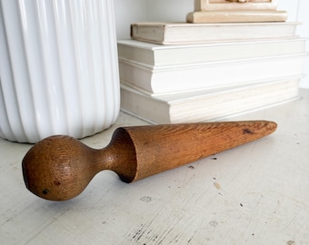 Antique Wooden pointed masher, herb pestle, collectable muddler, wood pestle, vintage carved wood masher, Primitive Home Decor, Cottage core