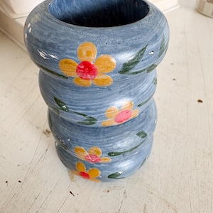 Vintage wood napkin rings, hand painted folk art, Cottage Core Home Decor, kitchen table scape decor, farmhouse decor