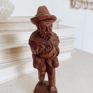 Vintage hand carved wooden traveling man, wood carved man carrying bowl figurine, Antique Home Decor, Old man statue, primitive folk art