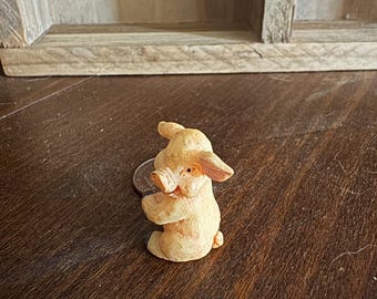 Vintage pig Trinket, miniature piggy, itsy bitsy shelf accent, tiny mini vintage pig for shadow box or curio cabinet, dollhouse play, farm