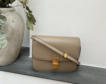 Luxus Crossbody Tasche für Sie- Echtleder Box Tasche- Designer Bag Dupe- Crossbody Bag für Damen- Minimalistische Alltagstasche- Leder Ranzen