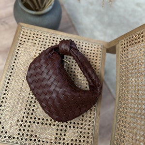 Bottega Veneta Jodie Dupe Woven Knot Bag,Designer Dupe Woven Clutch,Small Geflochtene Tasche,Vegan Leather Luxury Knot Woven Bag,Dumpling Bag,Perfect Gift for Her Luxury Trendy Knot Bag Sardine Mini Bag Top Handle