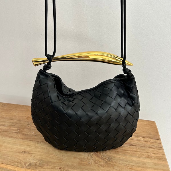 Pochette tissée avec poignée supérieure - Pochette bandoulière polyvalente - Sac à main pour femme en cuir végétalien prêt pour les festivals - Sac boulette noir - Pochette style hobo