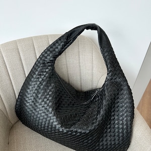 perfect gift for mom ideal bridesmaid gift birthday gift for mom travel bag woven knot bag large oversized purse designer inspired black purse for women bottega jodie makeup bag luxury gift bags and purses