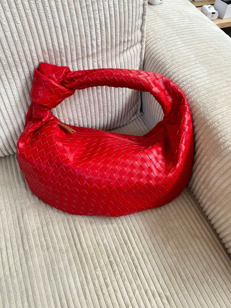 Shoulder Hobo Bag for Women Braid Bag Trendy Woven Knot Purse for Everyday Leather Handbag Popular Design Bags Perfect Gift for Girlfriend Red Hobo Purse Vegan Leather Designer Inspired Bolsa Bottega Dupe Jodie Style