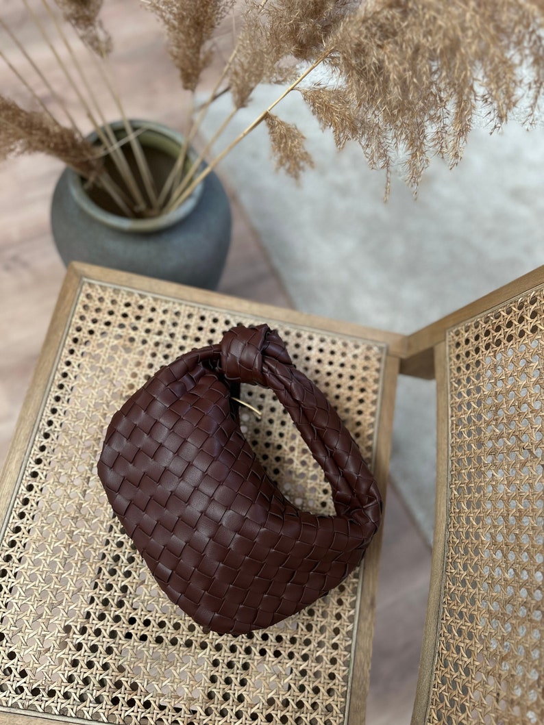 Bottega Veneta Jodie Dupe Woven Knot Bag,Designer Dupe Woven Clutch,Small Geflochtene Tasche,Vegan Leather Luxury Knot Woven Bag,Dumpling Bag,Perfect Gift for Her Luxury Trendy Knot Bag Sardine Mini Bag Top Handle