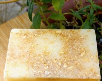 Handgemaakte witte honing havermoutzeep - Pure en rustgevende reiniging