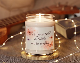 Candela "Ama te stesso un po' di più oggi" / Barattolo di soia da 255 ml, decorazione a farfalla