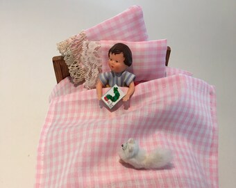 sábana full 5 x 7" fina algodón vichy rosa cosida a mano escala 1:12