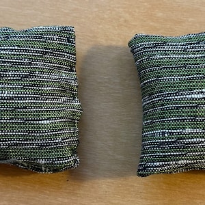 zwei Kissen 1,5&quot; quadratische Kohle Seide Shantung Kissen