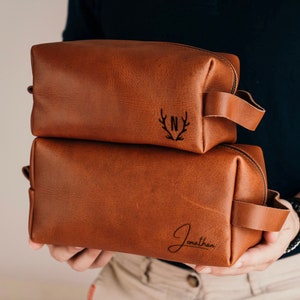 Personalized Leather Toiletry Bag - Custom Groomsmen Gift for Stylish Travelers Leather Dopp Kit, mens leather toiletry bag, gifts for him