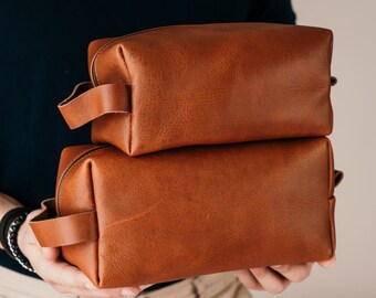 Dopp Kit for Men, Personalized Leather Dopp Kit, Customized Groomsmen Gift Toiletry Bag, Monogrammed Mens Toiletry Bag, Gift for Him