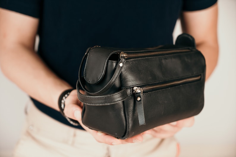 3rd Anniversary Gift for Him,Dopp Kit Travel Bag,Personalized Groomsmen Gift,Custom Leather Toiletry Bag,Leather Personalized Gift for Him Black