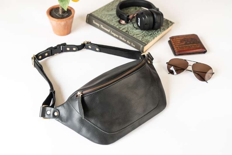 Personalized Leather Belt Bag, Leather Fanny Pack, Adjustable Crossbody Bag, Leather Sling Bags for Men and Women, Minimalist Fanny Belt Bag Black