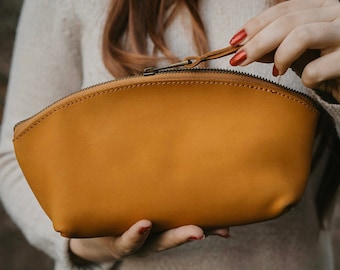 Mothers Day Gift For Mom,Gift For Her,Gift For Wife,Leather Makeup Bag,Custom Makeup Bag,Personalized Makeup Bag Leather,Gift for Girlfriend