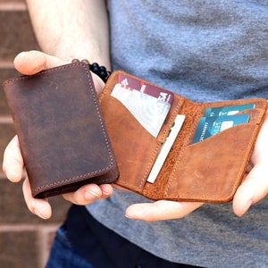 Cartera de cuero personalizada, cartera minimalista, cartera de cuero para hombre, cartera para hombre, cartera para padrinos de boda, cartera delgada, regalo de aniversario para hombres