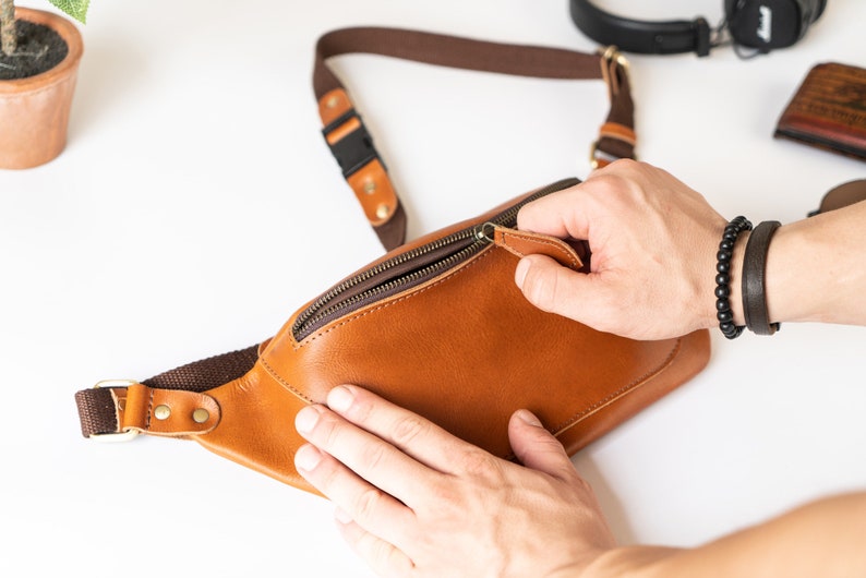 Personalized Leather Belt Bag, Leather Fanny Pack, Adjustable Crossbody Bag, Leather Sling Bags for Men and Women, Minimalist Fanny Belt Bag Light Brown