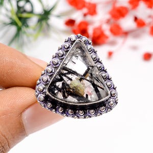 Sterlingzilveren ring met zwarte rutielkwarts: handgemaakte boho-sieraden