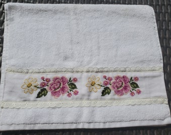 Cross Stitched Hand towel - Guest towel - Housewarming gift - Finished cross stitch art - Embroidered towel