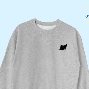 Manta Ray Sweatshirt, Manta Ray Sweater, Diver Gift Crewneck, Ocean Lover Gift, Stingray Design Sweatshirt, Manta Ray UNISEX SWEATSHIRT